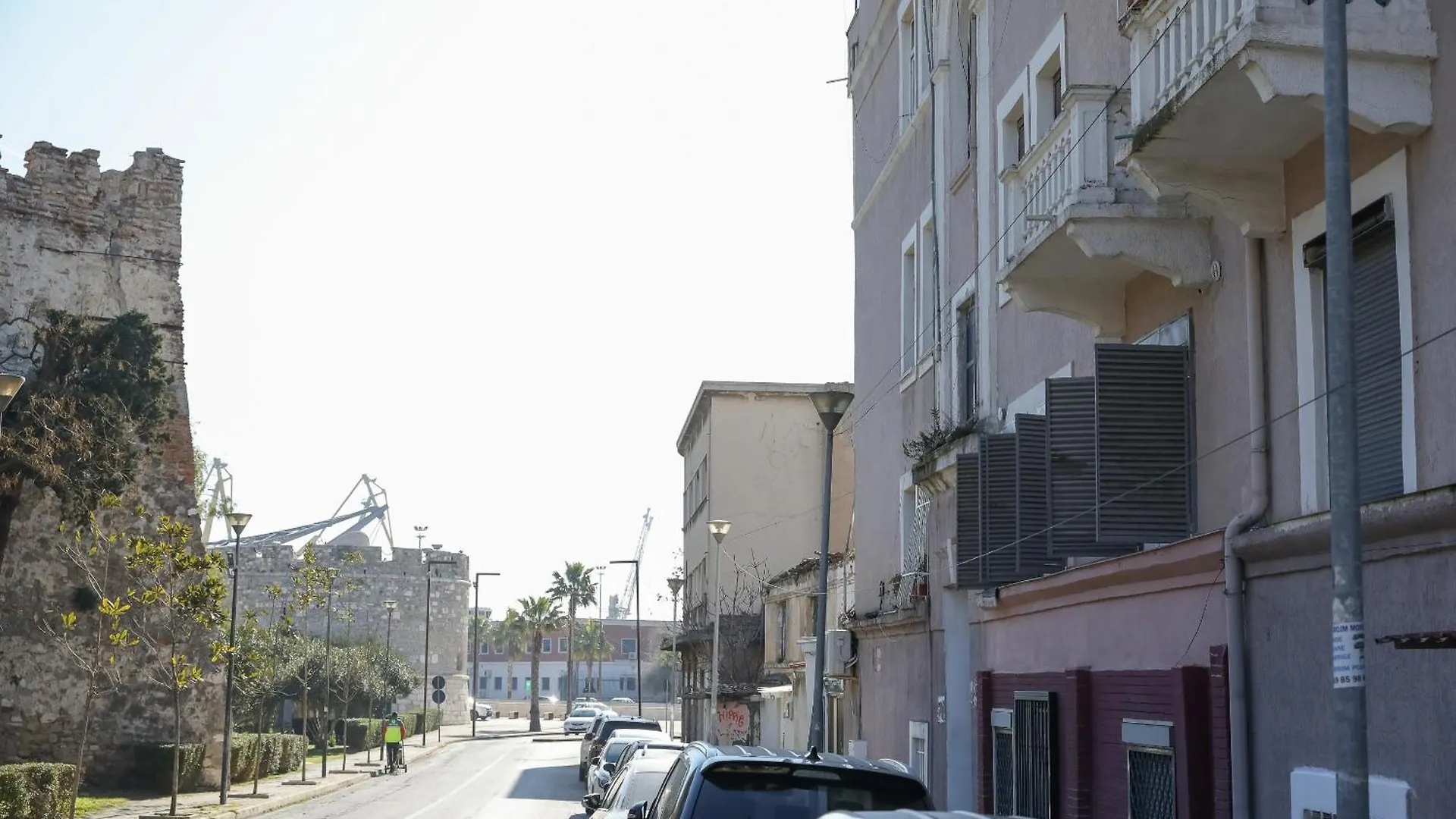 Super Apartment In The Ancient Roman Amphitheater Durrës 0*,